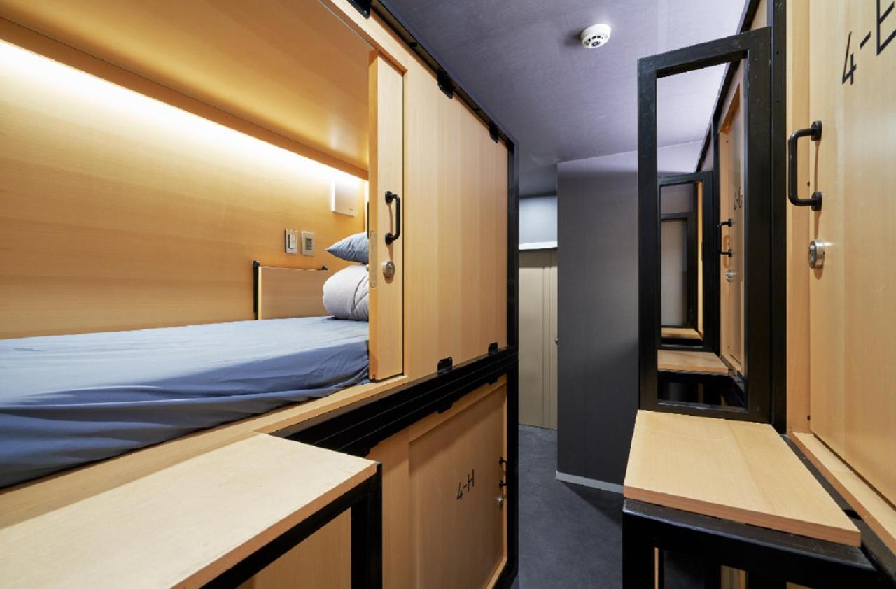 The Capsule Myeongdong Hostel Seoul Bagian luar foto