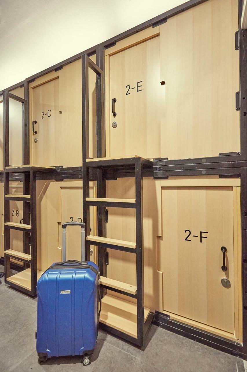 The Capsule Myeongdong Hostel Seoul Bagian luar foto